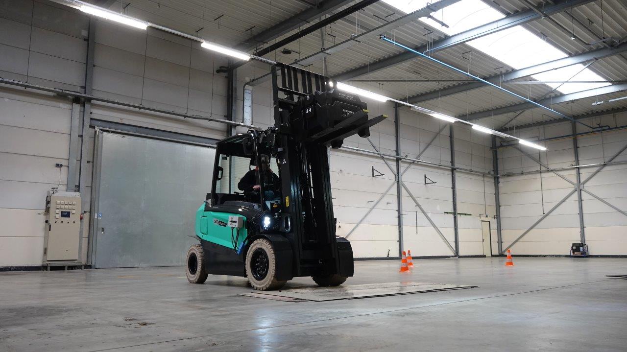 ELEKTRISCHE HEFTRUCK